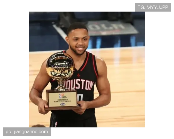 埃里克·戈登背身单打命中率提升显著助火箭拉开比分差距