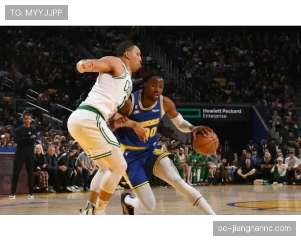 库明加冲击篮下提升命中率，关键时刻突破助勇士拉开比分