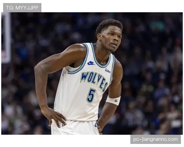 爱德华兹突破效率提升显著，拉开队内得分差距